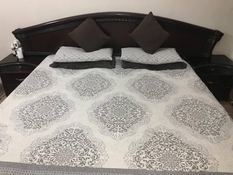 Bed Room Set for Sale 0