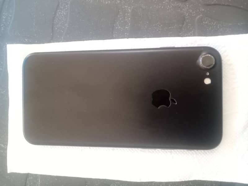 I phone 7 calar black cadishan 10 : 8 battery original P. T. A. aproof 1