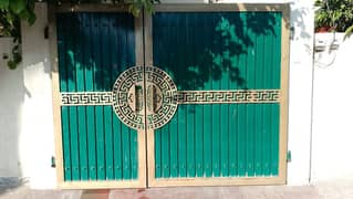 Gate for Sale  Perfect Condition 9'x7' صرف 2 سال پرانا مضبوط  گیٹ