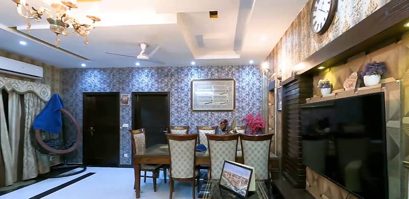 20 Marla Double-Storey House For Sale In Johar Town Phase 2, Block H1 - Demand: 8 Crore 19