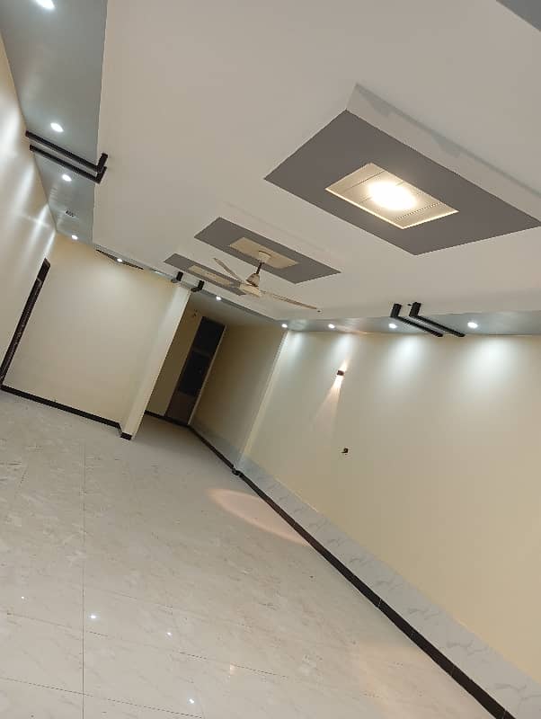 Corner 410 Sq Yrd Leased Bungalow Lift Installed Basement , Ground & Fist Floor House Near To Karachi university 1