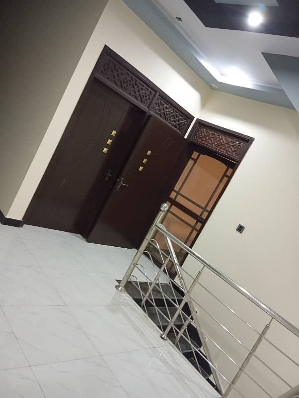 Corner 410 Sq Yrd Leased Bungalow Lift Installed Basement , Ground & Fist Floor House Near To Karachi university 3