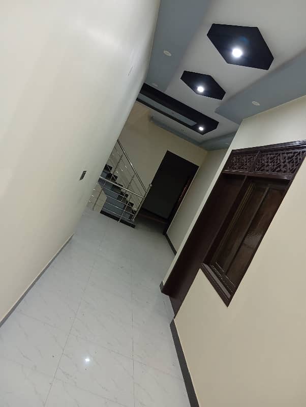 Corner 410 Sq Yrd Leased Bungalow Lift Installed Basement , Ground & Fist Floor House Near To Karachi university 13