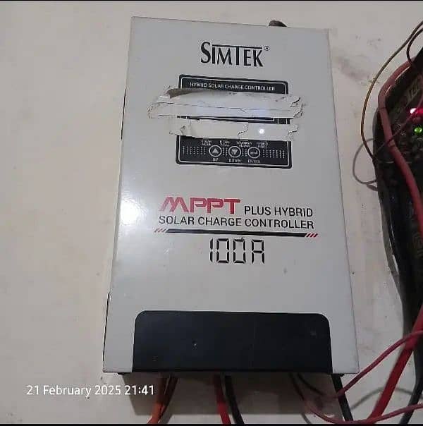 SIMTEK 100A MPPT CHARGE CONTROLLER 0