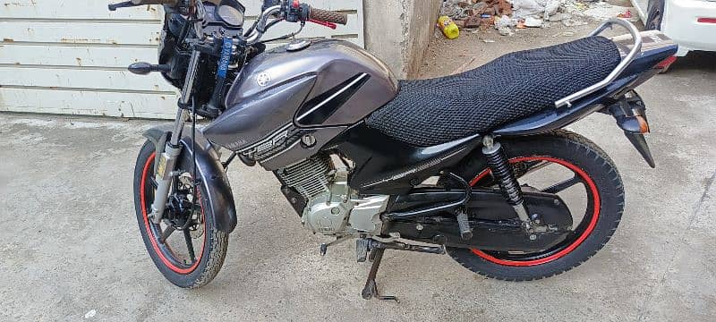 Yamaha ybr 2017 model lush bike soundless engine 0