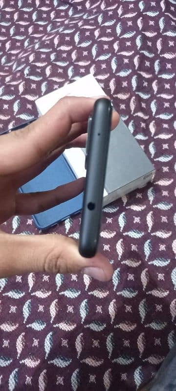 Google Pixel 4a 5g 10/10 condition 8