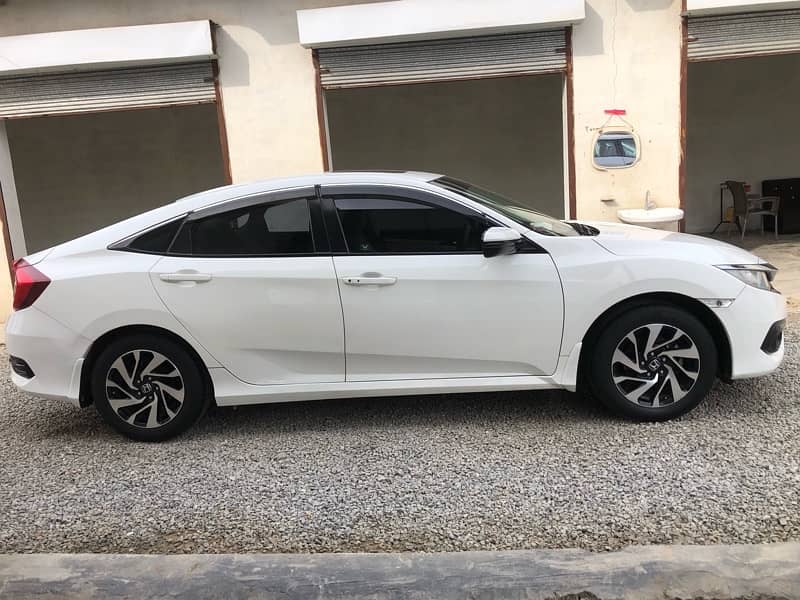 Honda Civic Oriel 2018 6