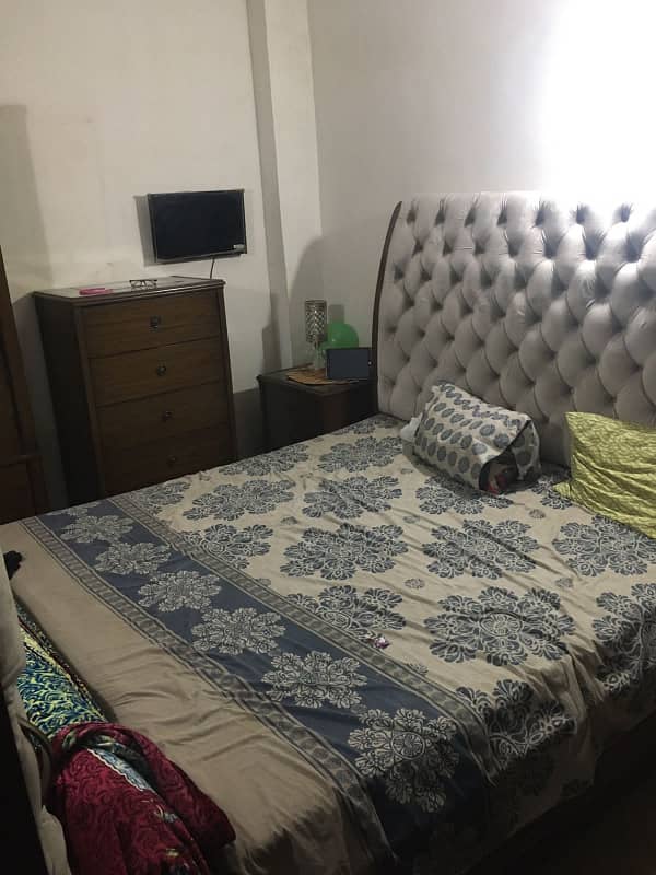 three bed dd apartment for rent in johar 8