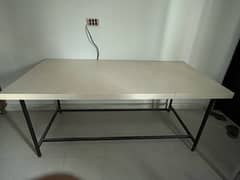 office table in new condition