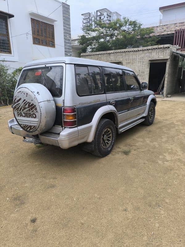 Mitsubishi Pajero 1992 2