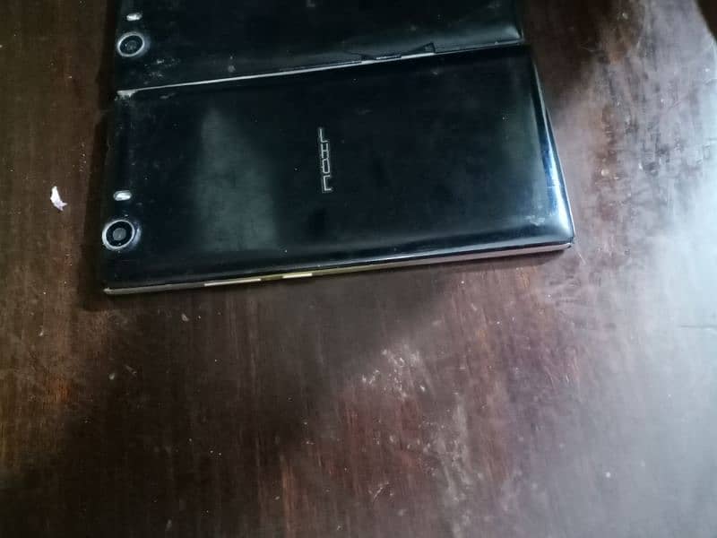 Three phone for sale 4