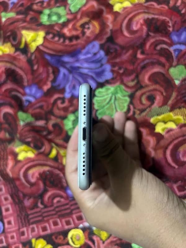 IPhone Se 2022 For Sale (+92 321 5623466) for more details. . ! 2