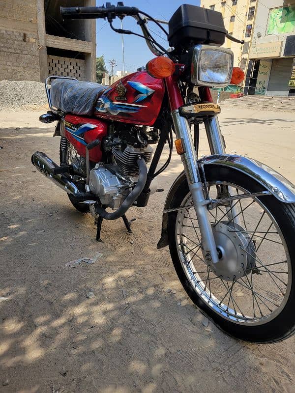 Honda CG-125cc _ Model -2024 Karachi Registerd 1st owner 3