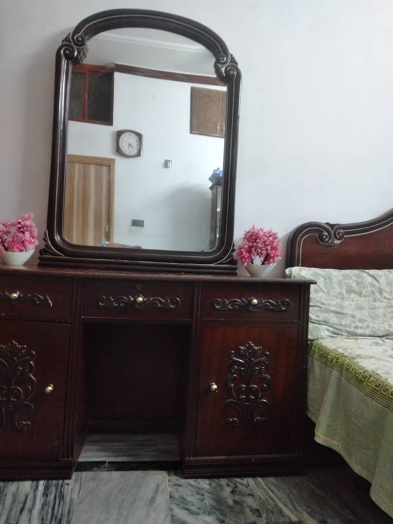 Dressing table for sale 1