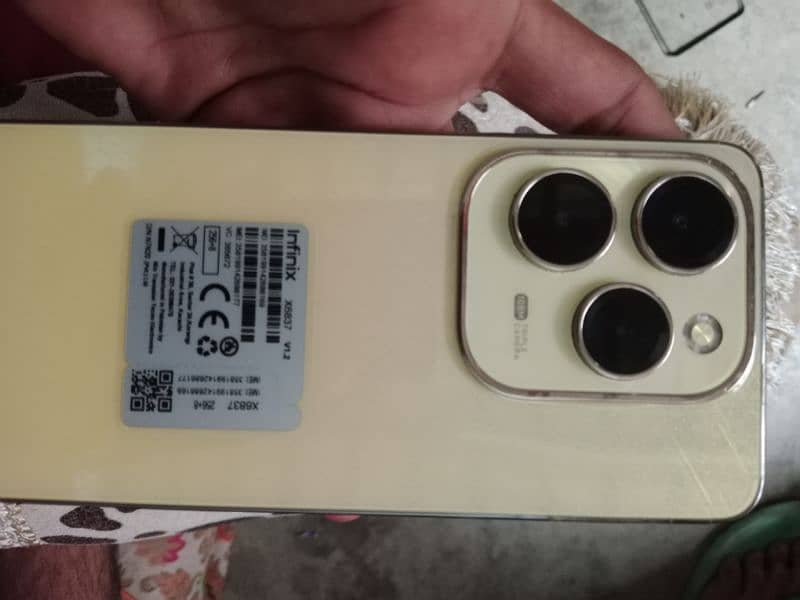 Infinix hot 40 pro 8+8ram 256 gb rom 0