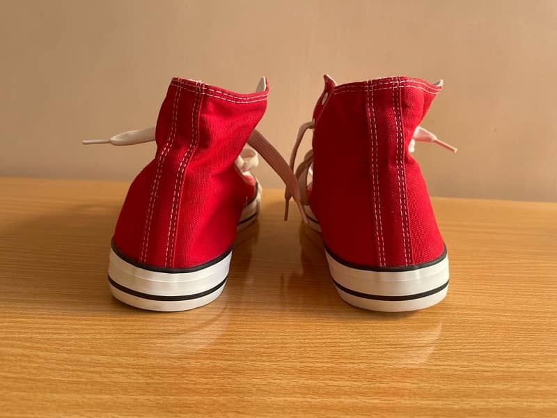 Converse in RED! 4