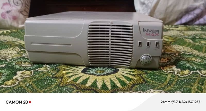 Invermax inverter 600 Watt 12 Volt 1