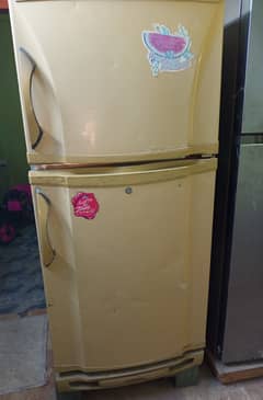 Second hand,  Pell refrigerator available for sale