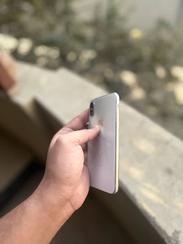 iphone X PTA Approved 64GB White 3
