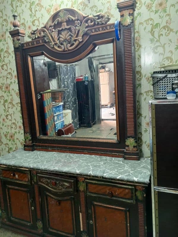 dressing table with mirror 3