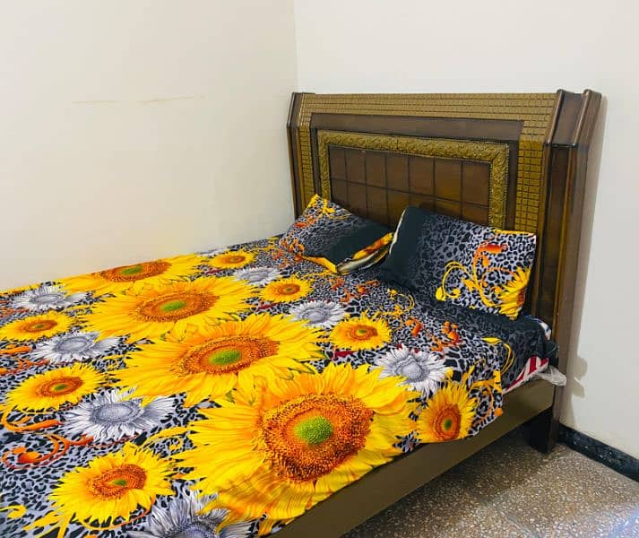 wooden king size bed 0