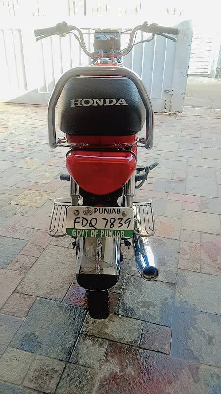 Honda CD70 3