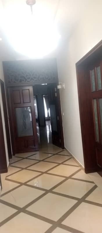 1 Kanal Possession-able Residential House for Sale in G-11/1 5