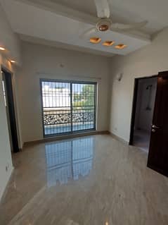 10 Marla Upper Portion for Rent 3 Bed, Prime Location in DHA Phase 1