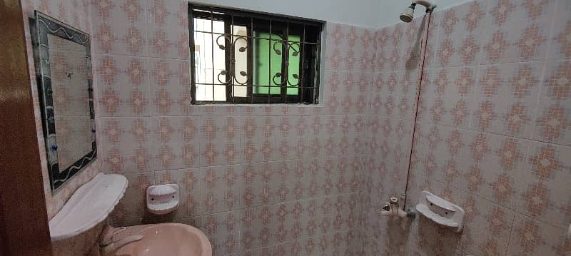 1 Kanal Upper Portion For Rent 12