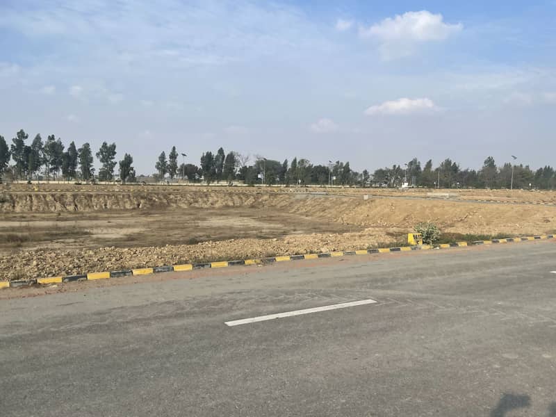 10 Marla Facing Park Plot for Sale Block H, LDA City Lahore (Near 200ft Road) 1