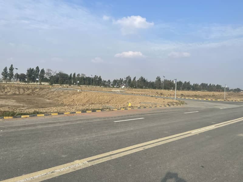 10 Marla Facing Park Plot for Sale Block H, LDA City Lahore (Near 200ft Road) 3