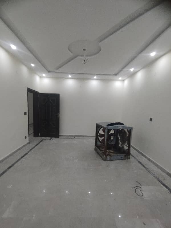 1 Kanal Beautiful House For Rent Near All Facilities 2