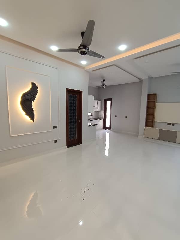 5 Maral Beautiful House For Rent Near All Facilities 6