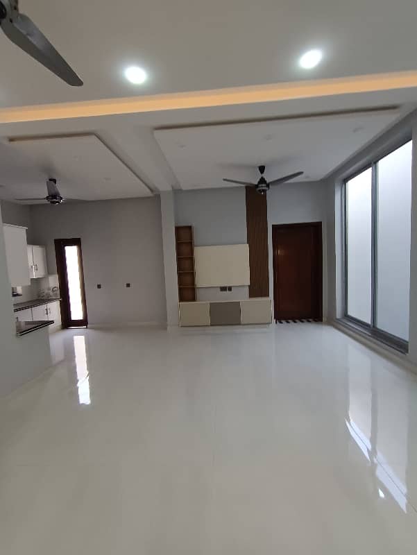 5 Maral Beautiful House For Rent Near All Facilities 7