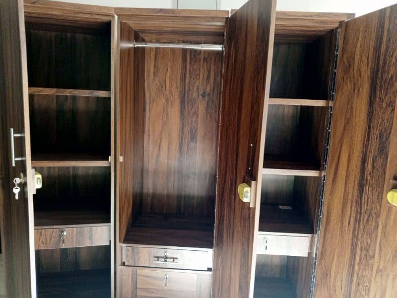 3 Door wooden new wardrobe 2