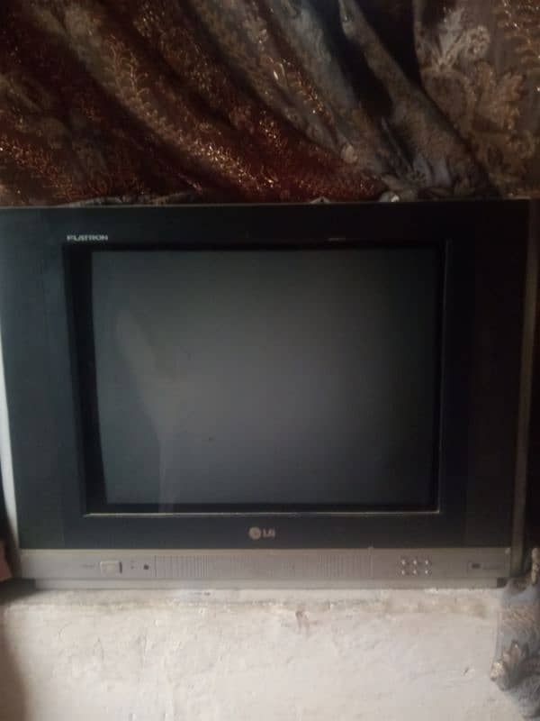 LG TV 21" Gray color good condition 0