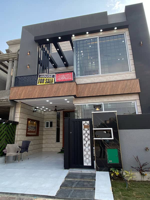 5 Marla Designer Luxury House For Sale, Sharif Garden, Lahore 0