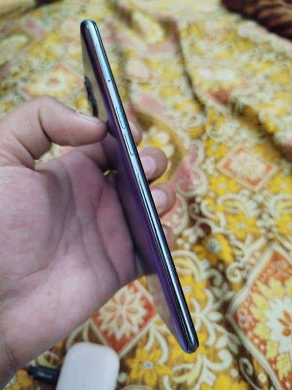 Oppo F17 pro 3