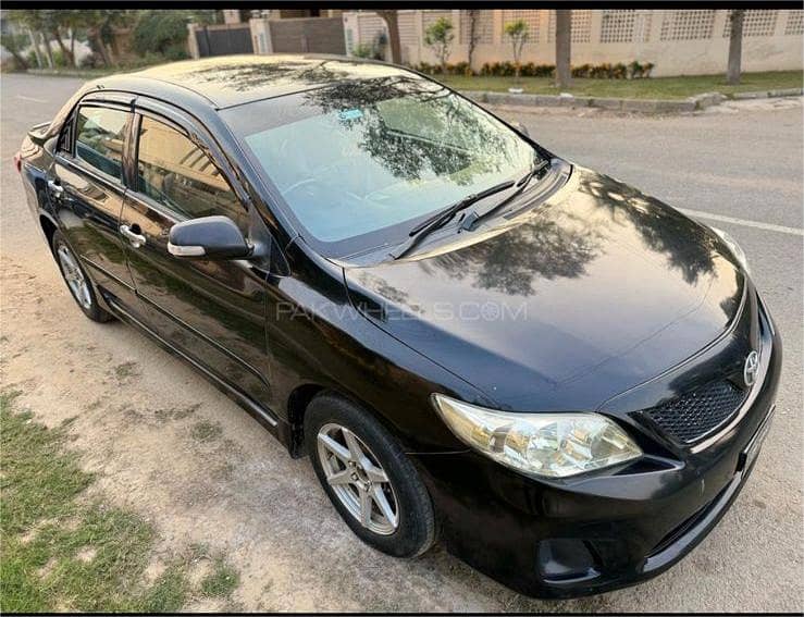 Toyota Corolla GLi 1.3 (2011) – Black 2