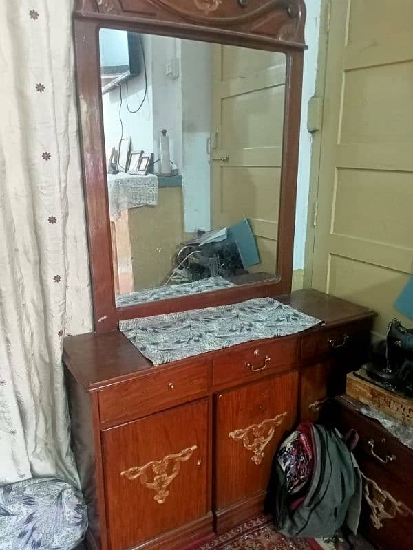 dressing table 0