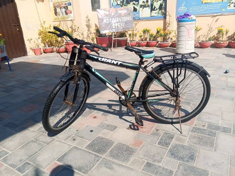 giant cycle for sale in Lahore 0