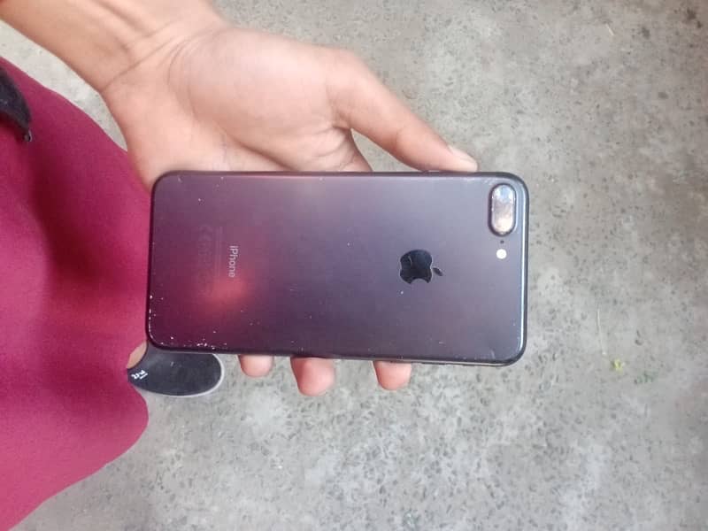 i phone 7 plus / exchange possible with good phone 1