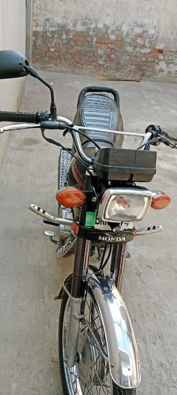 Honda CG 125 9