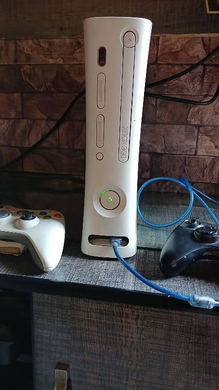 Xbox 360 gaming console  HD 8