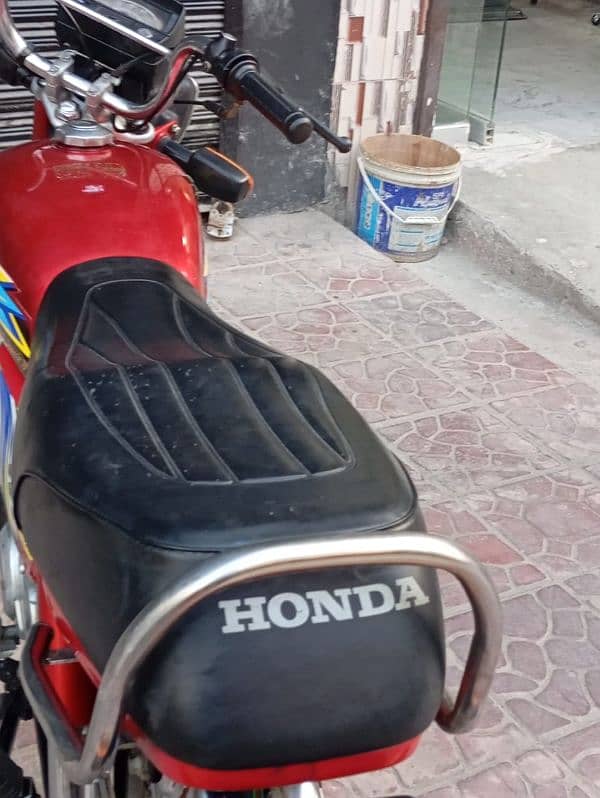 Honda bike namber03004184037 8