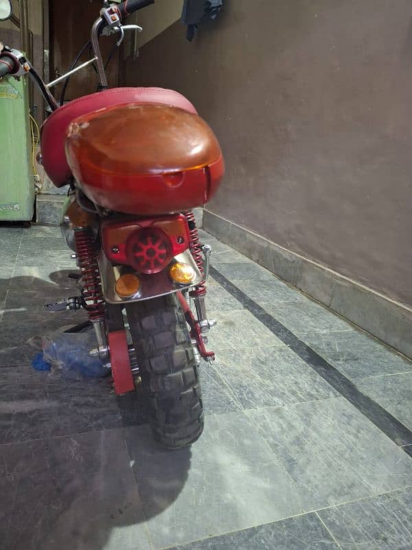 honda 50 cc bike new. condishion 4