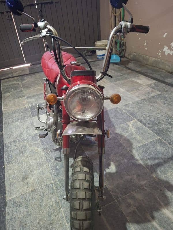 honda 50 cc bike new. condishion 5