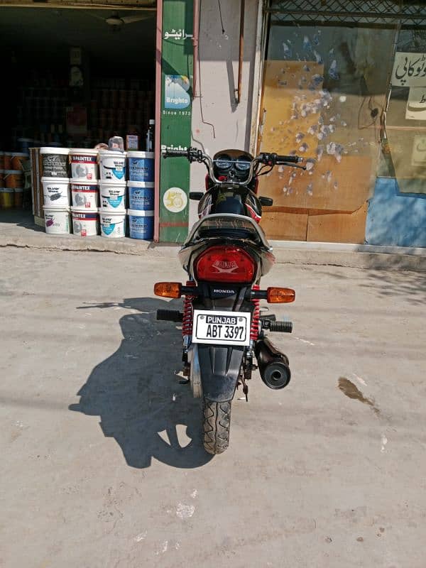 Honda 125 CBF Model 20/21 5