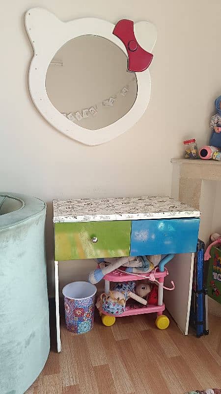 kids beds with side table , Dressing table and dressing mirror 3