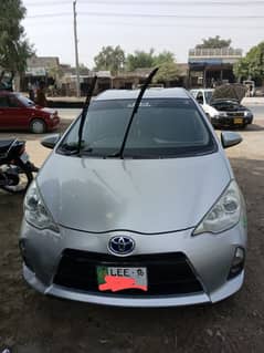 Toyota Aqua Hybrid 2013 model import 16